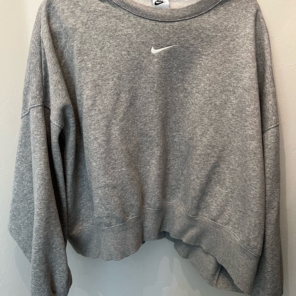 Nike Women's Gray Sweatshirt. Only wore 2 times
